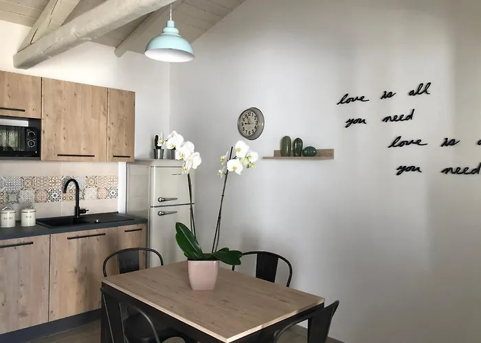 アパート Domus Deiana San Giovanni Suèrgiu