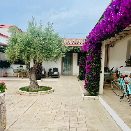 Domus Deiana Appartement *